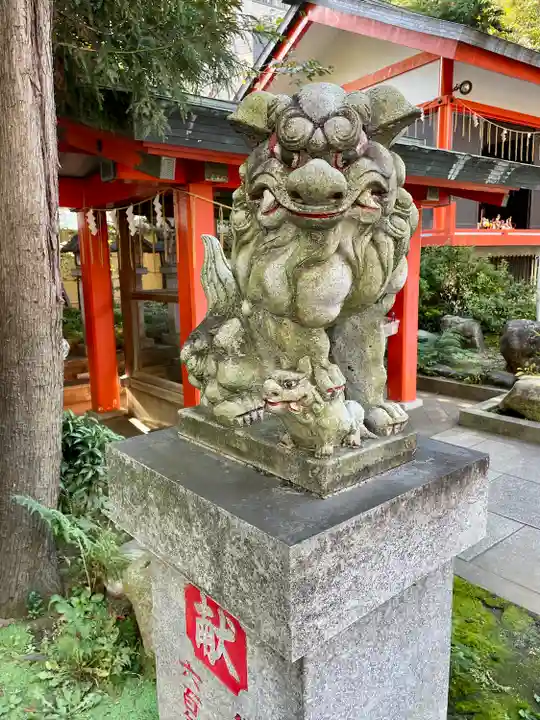 くまくま神社(導きの社 熊野町熊野神社)の狛犬