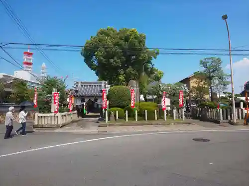 恋塚浄禅寺の周辺