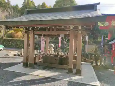 敢國神社の手水舎