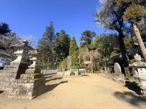 筑波山神社の{uncategorized: "未分類", other: "その他", undefined: "問題あり", building: "その他建物", grave: "お墓", sacred_gate: "鳥居", guardian: "狛犬", statue: "像", buddha: "仏像", history: "歴史", nature: "自然", garden: "庭園", animal: "動物", pagoda: "塔", temizu: "手水舎", mountain_gate: "山門・神門", sanctuary: "本殿・本堂", subordinate: "末社・摂社", art: "芸術", scenery: "景色", jizo: "地蔵", ema: "絵馬", goshuin: "御朱印", omikuji: "おみくじ", items: "授与品その他", amulet: "お守り", goshuincho: "御朱印帳", eats: "食事", festival: "お祭り", votive_dance: "神楽", shichigosan: "七五三参", wedding: "結婚式", experience: "体験その他", initially: "初詣", around: "周辺", anti_infection: "感染症対策"}