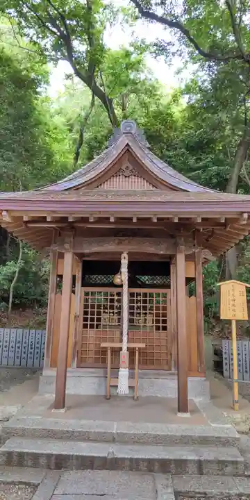 枚岡神社の末社・摂社