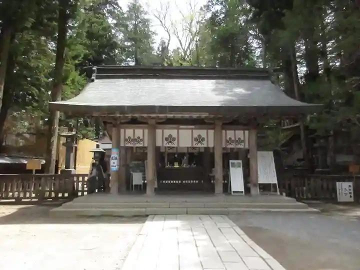 諏訪大社の本殿・本堂