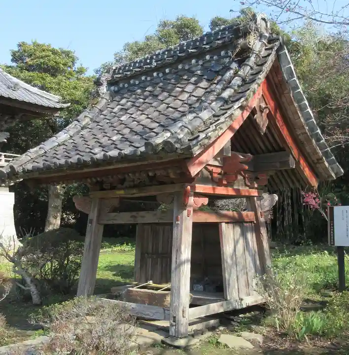 飯縄寺の手水舎