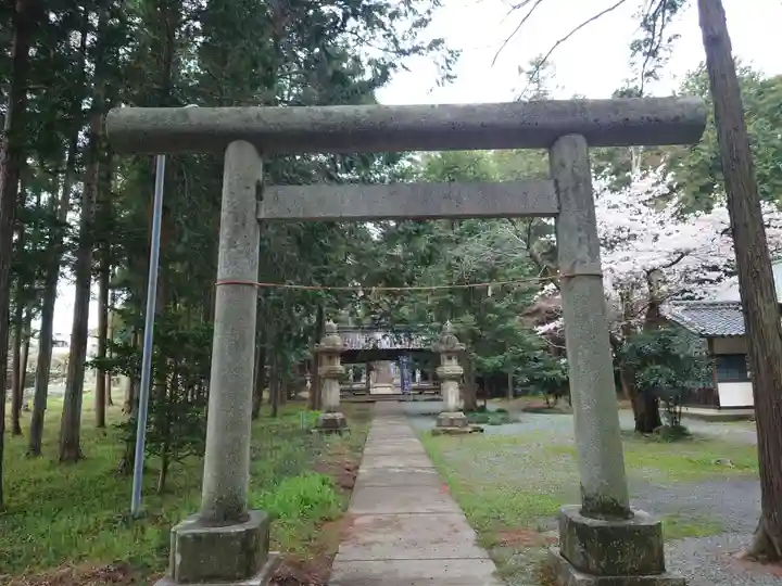 鎌形八幡神社の鳥居
