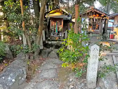 宇流冨志禰神社の末社・摂社