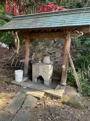 稲荷神社の{uncategorized: "未分類", other: "その他", undefined: "問題あり", building: "その他建物", grave: "お墓", sacred_gate: "鳥居", guardian: "狛犬", statue: "像", buddha: "仏像", history: "歴史", nature: "自然", garden: "庭園", animal: "動物", pagoda: "塔", temizu: "手水舎", mountain_gate: "山門・神門", sanctuary: "本殿・本堂", subordinate: "末社・摂社", art: "芸術", scenery: "景色", jizo: "地蔵", ema: "絵馬", goshuin: "御朱印", omikuji: "おみくじ", items: "授与品その他", amulet: "お守り", goshuincho: "御朱印帳", eats: "食事", festival: "お祭り", votive_dance: "神楽", shichigosan: "七五三参", wedding: "結婚式", experience: "体験その他", initially: "初詣", around: "周辺", anti_infection: "感染症対策"}