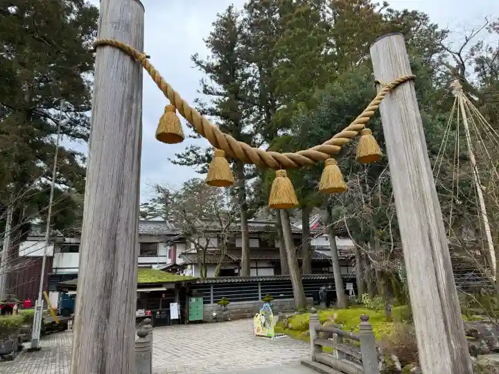 那谷寺の{uncategorized: "未分類", other: "その他", undefined: "問題あり", building: "その他建物", grave: "お墓", sacred_gate: "鳥居", guardian: "狛犬", statue: "像", buddha: "仏像", history: "歴史", nature: "自然", garden: "庭園", animal: "動物", pagoda: "塔", temizu: "手水舎", mountain_gate: "山門・神門", sanctuary: "本殿・本堂", subordinate: "末社・摂社", art: "芸術", scenery: "景色", jizo: "地蔵", ema: "絵馬", goshuin: "御朱印", omikuji: "おみくじ", items: "授与品その他", amulet: "お守り", goshuincho: "御朱印帳", eats: "食事", festival: "お祭り", votive_dance: "神楽", shichigosan: "七五三参", wedding: "結婚式", experience: "体験その他", initially: "初詣", around: "周辺", anti_infection: "感染症対策"}