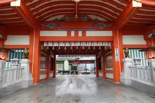 射楯兵主神社の山門