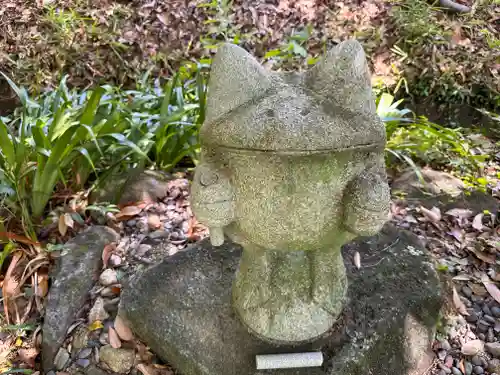 柿本神社の像