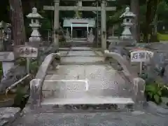 鳴谷神社の建物その他