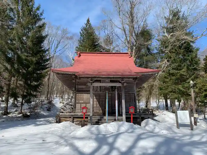 兜神社の本殿