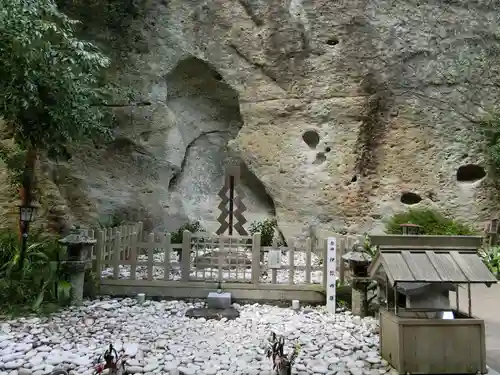 花窟神社の本殿・本堂
