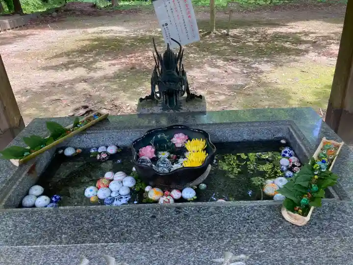 正一位 若草稲荷神社の手水舎