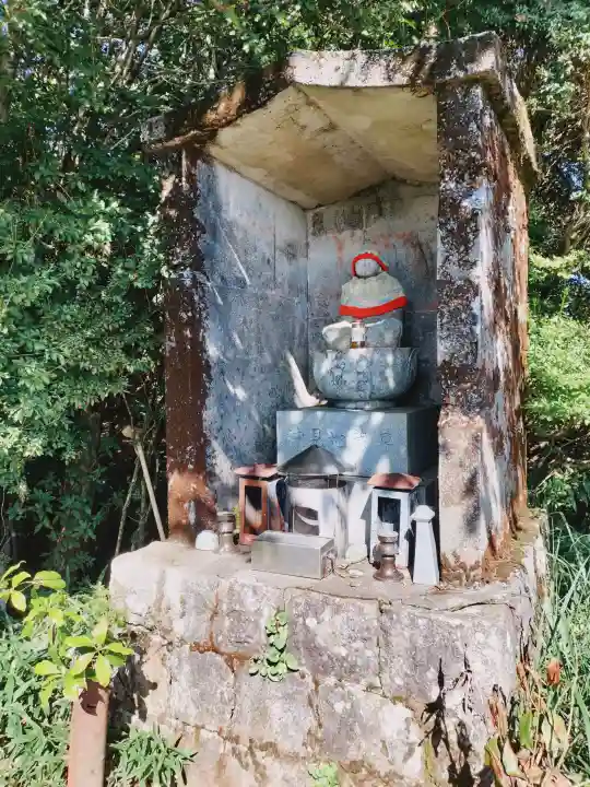 玉置神社の{uncategorized: "未分類", other: "その他", undefined: "問題あり", building: "その他建物", grave: "お墓", sacred_gate: "鳥居", guardian: "狛犬", statue: "像", buddha: "仏像", history: "歴史", nature: "自然", garden: "庭園", animal: "動物", pagoda: "塔", temizu: "手水舎", mountain_gate: "山門・神門", sanctuary: "本殿・本堂", subordinate: "末社・摂社", art: "芸術", scenery: "景色", jizo: "地蔵", ema: "絵馬", goshuin: "御朱印", omikuji: "おみくじ", items: "授与品その他", amulet: "お守り", goshuincho: "御朱印帳", eats: "食事", festival: "お祭り", votive_dance: "神楽", shichigosan: "七五三参", wedding: "結婚式", experience: "体験その他", initially: "初詣", around: "周辺", anti_infection: "感染症対策"}