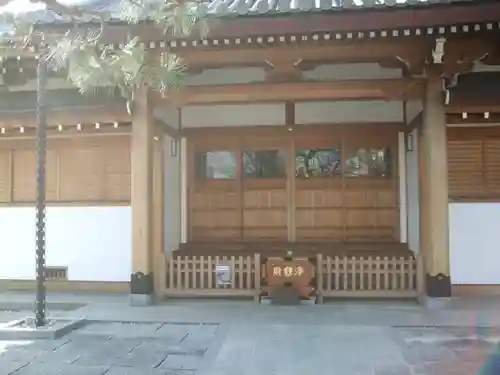 願生寺の本殿