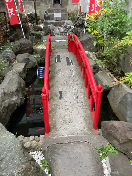 津軽稲荷神社の{uncategorized: "未分類", other: "その他", undefined: "問題あり", building: "その他建物", grave: "お墓", sacred_gate: "鳥居", guardian: "狛犬", statue: "像", buddha: "仏像", history: "歴史", nature: "自然", garden: "庭園", animal: "動物", pagoda: "塔", temizu: "手水舎", mountain_gate: "山門・神門", sanctuary: "本殿・本堂", subordinate: "末社・摂社", art: "芸術", scenery: "景色", jizo: "地蔵", ema: "絵馬", goshuin: "御朱印", omikuji: "おみくじ", items: "授与品その他", amulet: "お守り", goshuincho: "御朱印帳", eats: "食事", festival: "お祭り", votive_dance: "神楽", shichigosan: "七五三参", wedding: "結婚式", experience: "体験その他", initially: "初詣", around: "周辺", anti_infection: "感染症対策"}