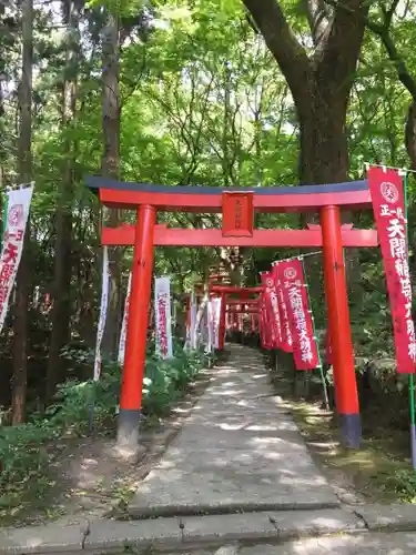 天開稲荷社の鳥居