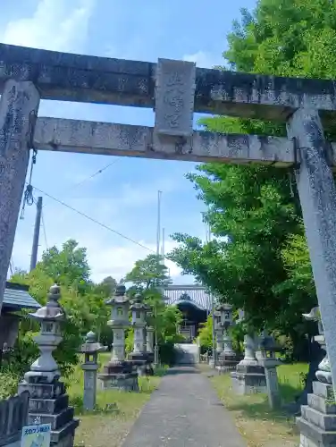 八幡神社の{uncategorized: "未分類", other: "その他", undefined: "問題あり", building: "その他建物", grave: "お墓", sacred_gate: "鳥居", guardian: "狛犬", statue: "像", buddha: "仏像", history: "歴史", nature: "自然", garden: "庭園", animal: "動物", pagoda: "塔", temizu: "手水舎", mountain_gate: "山門・神門", sanctuary: "本殿・本堂", subordinate: "末社・摂社", art: "芸術", scenery: "景色", jizo: "地蔵", ema: "絵馬", goshuin: "御朱印", omikuji: "おみくじ", items: "授与品その他", amulet: "お守り", goshuincho: "御朱印帳", eats: "食事", festival: "お祭り", votive_dance: "神楽", shichigosan: "七五三参", wedding: "結婚式", experience: "体験その他", initially: "初詣", around: "周辺", anti_infection: "感染症対策"}