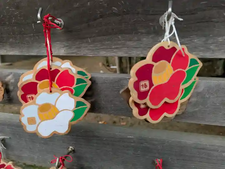 鎌数伊勢大神宮の{uncategorized: "未分類", other: "その他", undefined: "問題あり", building: "その他建物", grave: "お墓", sacred_gate: "鳥居", guardian: "狛犬", statue: "像", buddha: "仏像", history: "歴史", nature: "自然", garden: "庭園", animal: "動物", pagoda: "塔", temizu: "手水舎", mountain_gate: "山門・神門", sanctuary: "本殿・本堂", subordinate: "末社・摂社", art: "芸術", scenery: "景色", jizo: "地蔵", ema: "絵馬", goshuin: "御朱印", omikuji: "おみくじ", items: "授与品その他", amulet: "お守り", goshuincho: "御朱印帳", eats: "食事", festival: "お祭り", votive_dance: "神楽", shichigosan: "七五三参", wedding: "結婚式", experience: "体験その他", initially: "初詣", around: "周辺", anti_infection: "感染症対策"}