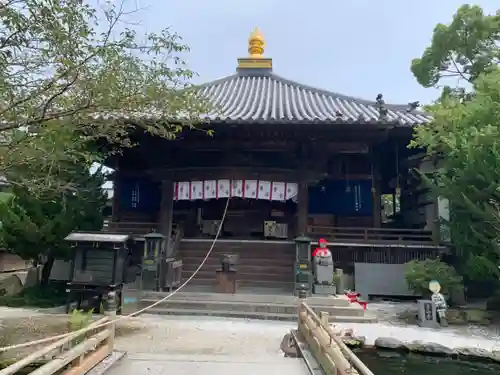 霊山寺の本殿・本堂