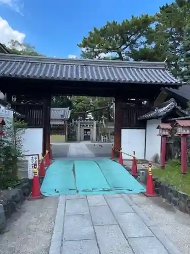 茨木神社の山門