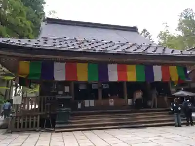 高野山金剛峯寺奥の院の{uncategorized: "未分類", other: "その他", undefined: "問題あり", building: "その他建物", grave: "お墓", sacred_gate: "鳥居", guardian: "狛犬", statue: "像", buddha: "仏像", history: "歴史", nature: "自然", garden: "庭園", animal: "動物", pagoda: "塔", temizu: "手水舎", mountain_gate: "山門・神門", sanctuary: "本殿・本堂", subordinate: "末社・摂社", art: "芸術", scenery: "景色", jizo: "地蔵", ema: "絵馬", goshuin: "御朱印", omikuji: "おみくじ", items: "授与品その他", amulet: "お守り", goshuincho: "御朱印帳", eats: "食事", festival: "お祭り", votive_dance: "神楽", shichigosan: "七五三参", wedding: "結婚式", experience: "体験その他", initially: "初詣", around: "周辺", anti_infection: "感染症対策"}