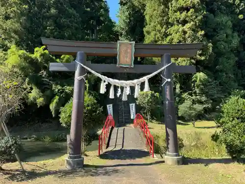 坪沼八幡神社の鳥居