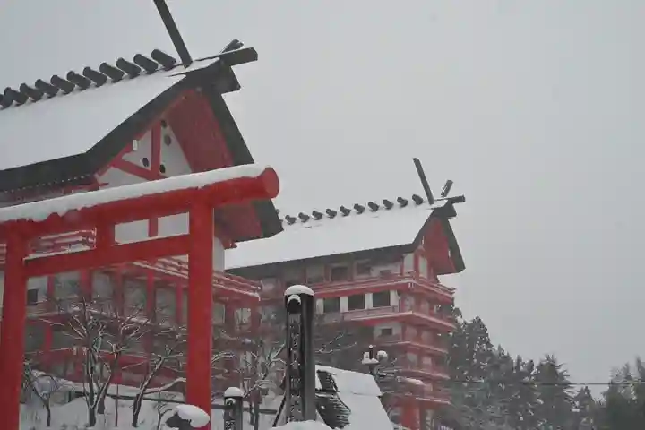 宝徳山稲荷大社(新潟県)