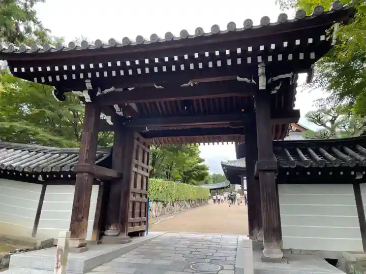 百萬遍知恩寺の山門・神門