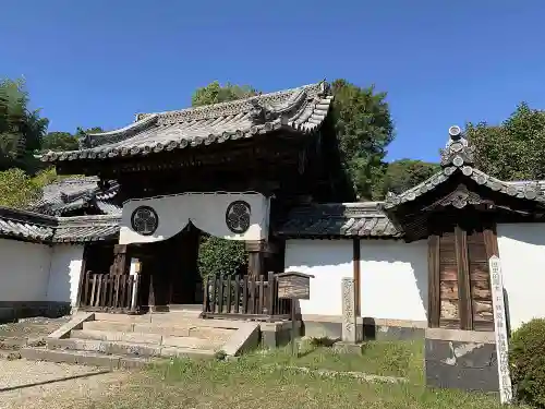 興福院の山門