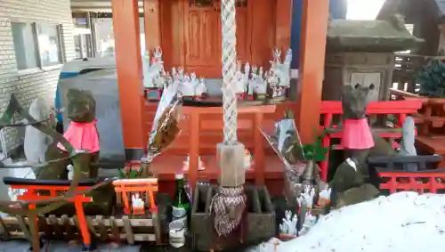 共栄稲荷神社の末社・摂社