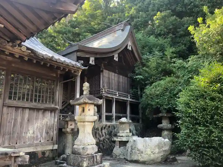 築狭神社の本殿・本堂