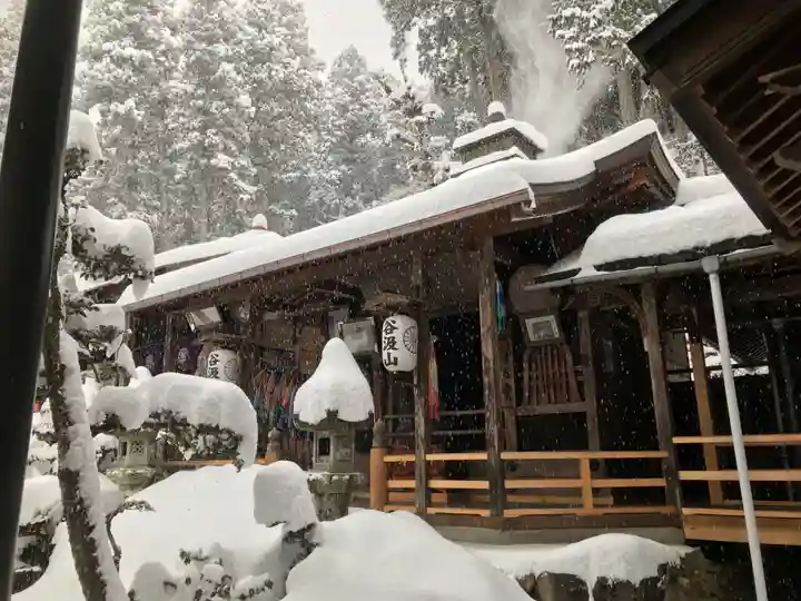 華厳寺の本殿・本堂