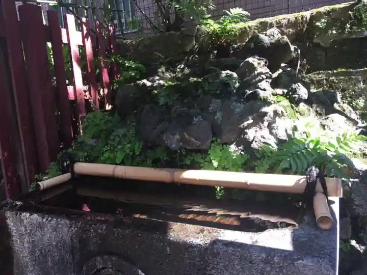 柳森神社の手水舎