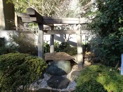 三囲神社の鳥居