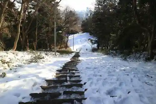 亀岡八幡宮の建物その他