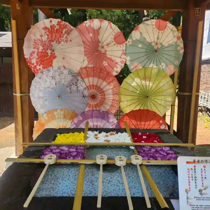 土津神社|こどもと出世の神さまの{uncategorized: "未分類", other: "その他", undefined: "問題あり", building: "その他建物", grave: "お墓", sacred_gate: "鳥居", guardian: "狛犬", statue: "像", buddha: "仏像", history: "歴史", nature: "自然", garden: "庭園", animal: "動物", pagoda: "塔", temizu: "手水舎", mountain_gate: "山門・神門", sanctuary: "本殿・本堂", subordinate: "末社・摂社", art: "芸術", scenery: "景色", jizo: "地蔵", ema: "絵馬", goshuin: "御朱印", omikuji: "おみくじ", items: "授与品その他", amulet: "お守り", goshuincho: "御朱印帳", eats: "食事", festival: "お祭り", votive_dance: "神楽", shichigosan: "七五三参", wedding: "結婚式", experience: "体験その他", initially: "初詣", around: "周辺", anti_infection: "感染症対策"}