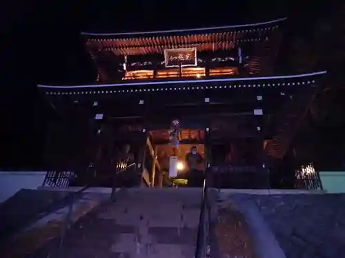 萬蔵寺の山門・神門