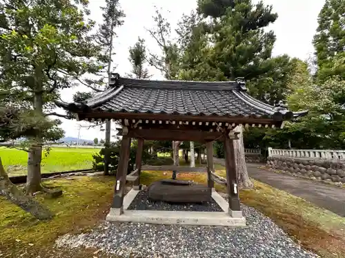 石武雄神社の手水