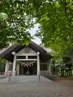 北広島市総鎮守 廣島神社の{uncategorized: "未分類", other: "その他", undefined: "問題あり", building: "その他建物", grave: "お墓", sacred_gate: "鳥居", guardian: "狛犬", statue: "像", buddha: "仏像", history: "歴史", nature: "自然", garden: "庭園", animal: "動物", pagoda: "塔", temizu: "手水舎", mountain_gate: "山門・神門", sanctuary: "本殿・本堂", subordinate: "末社・摂社", art: "芸術", scenery: "景色", jizo: "地蔵", ema: "絵馬", goshuin: "御朱印", omikuji: "おみくじ", items: "授与品その他", amulet: "お守り", goshuincho: "御朱印帳", eats: "食事", festival: "お祭り", votive_dance: "神楽", shichigosan: "七五三参", wedding: "結婚式", experience: "体験その他", initially: "初詣", around: "周辺", anti_infection: "感染症対策"}