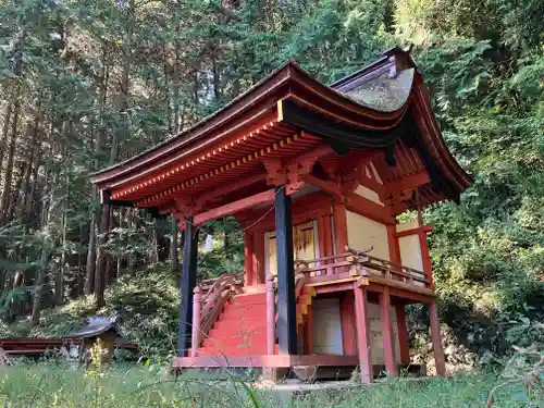 天神社の本殿