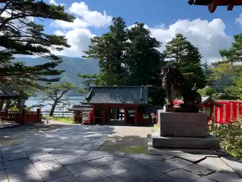 日光二荒山神社中宮祠の狛犬