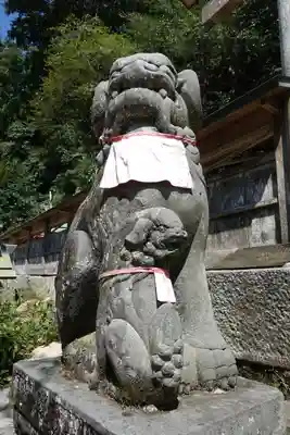 忍坂坐生根神社の狛犬
