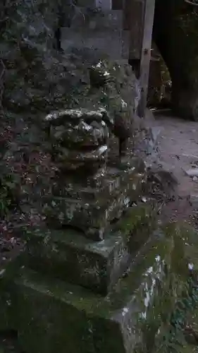 室山熊野神社の狛犬