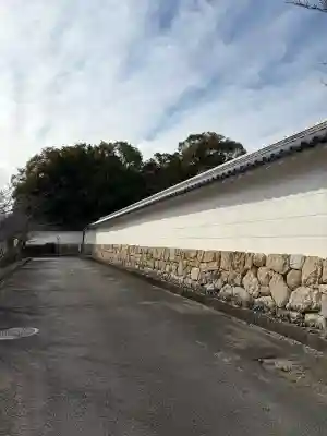 勧修寺の{uncategorized: "未分類", other: "その他", undefined: "問題あり", building: "その他建物", grave: "お墓", sacred_gate: "鳥居", guardian: "狛犬", statue: "像", buddha: "仏像", history: "歴史", nature: "自然", garden: "庭園", animal: "動物", pagoda: "塔", temizu: "手水舎", mountain_gate: "山門・神門", sanctuary: "本殿・本堂", subordinate: "末社・摂社", art: "芸術", scenery: "景色", jizo: "地蔵", ema: "絵馬", goshuin: "御朱印", omikuji: "おみくじ", items: "授与品その他", amulet: "お守り", goshuincho: "御朱印帳", eats: "食事", festival: "お祭り", votive_dance: "神楽", shichigosan: "七五三参", wedding: "結婚式", experience: "体験その他", initially: "初詣", around: "周辺", anti_infection: "感染症対策"}