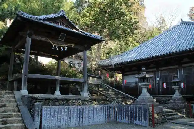 鞆淵八幡神社の建物その他