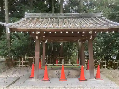 日吉神社（上社）の手水舎