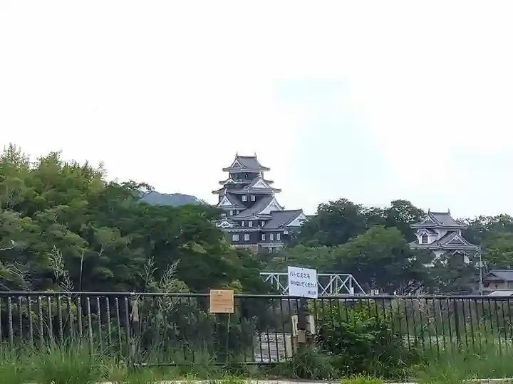 岡山神社の周辺