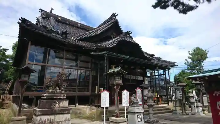 本折日吉神社の本殿・本堂