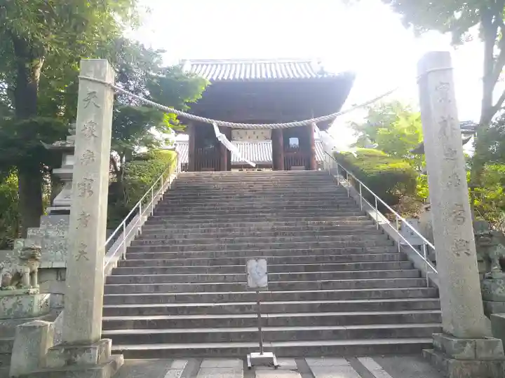 阿智神社の山門・神門
